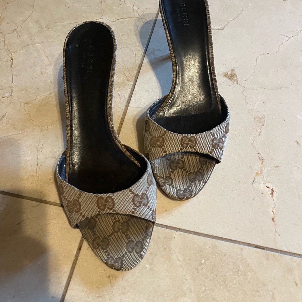 Gucci monogram sandals!